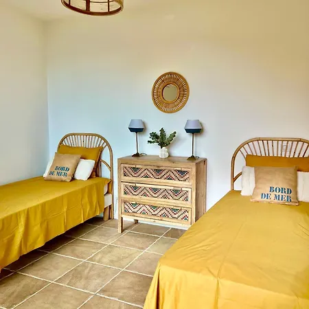 La Bastide D'aiguebelle לינה וארוחת בוקר
