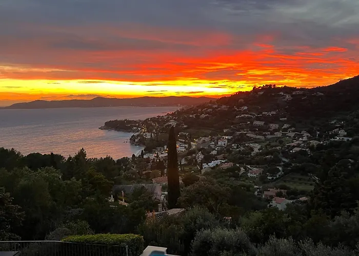 La Bastide D'aiguebelle Bed & Breakfast *